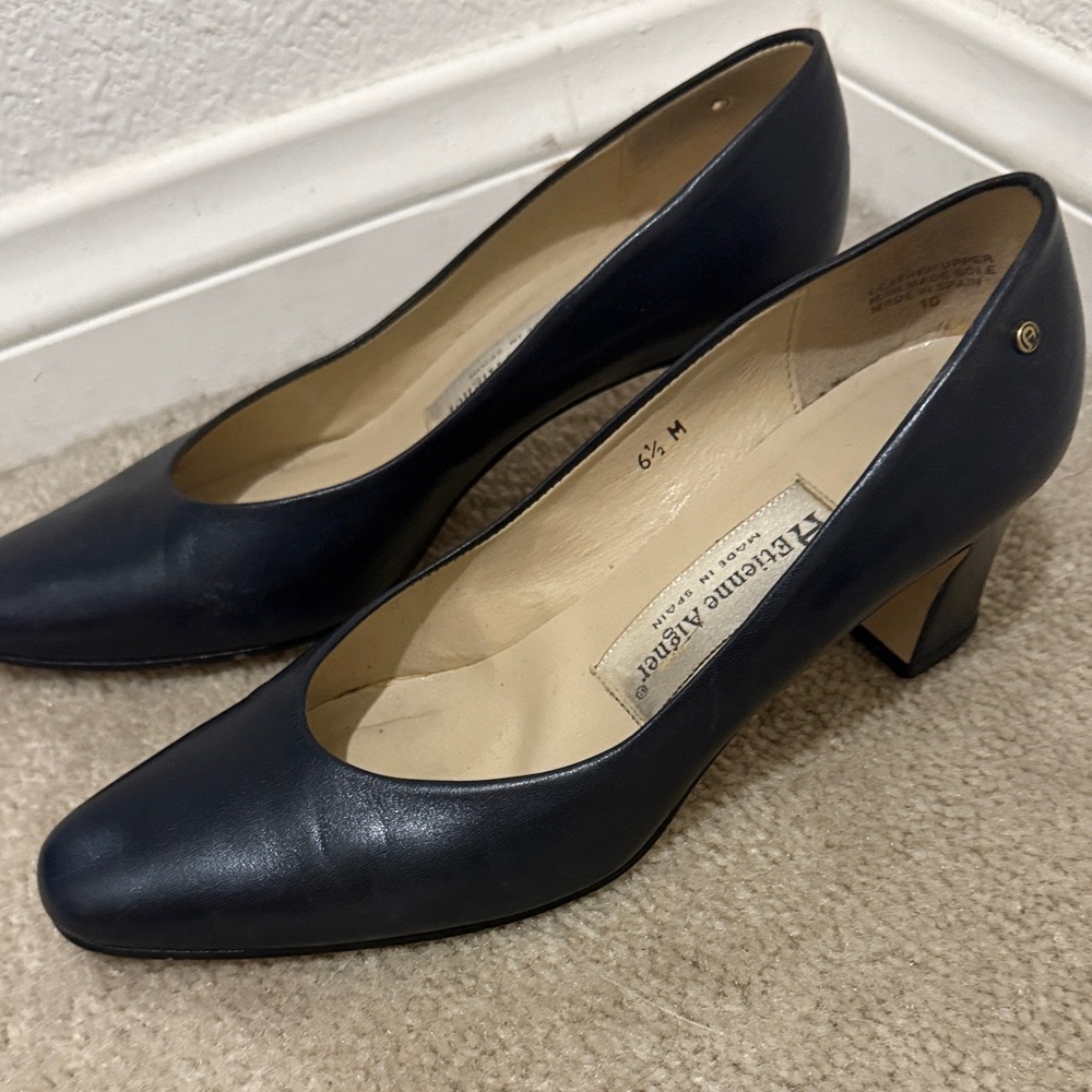 Etienne Aigner Navy Leather Heels